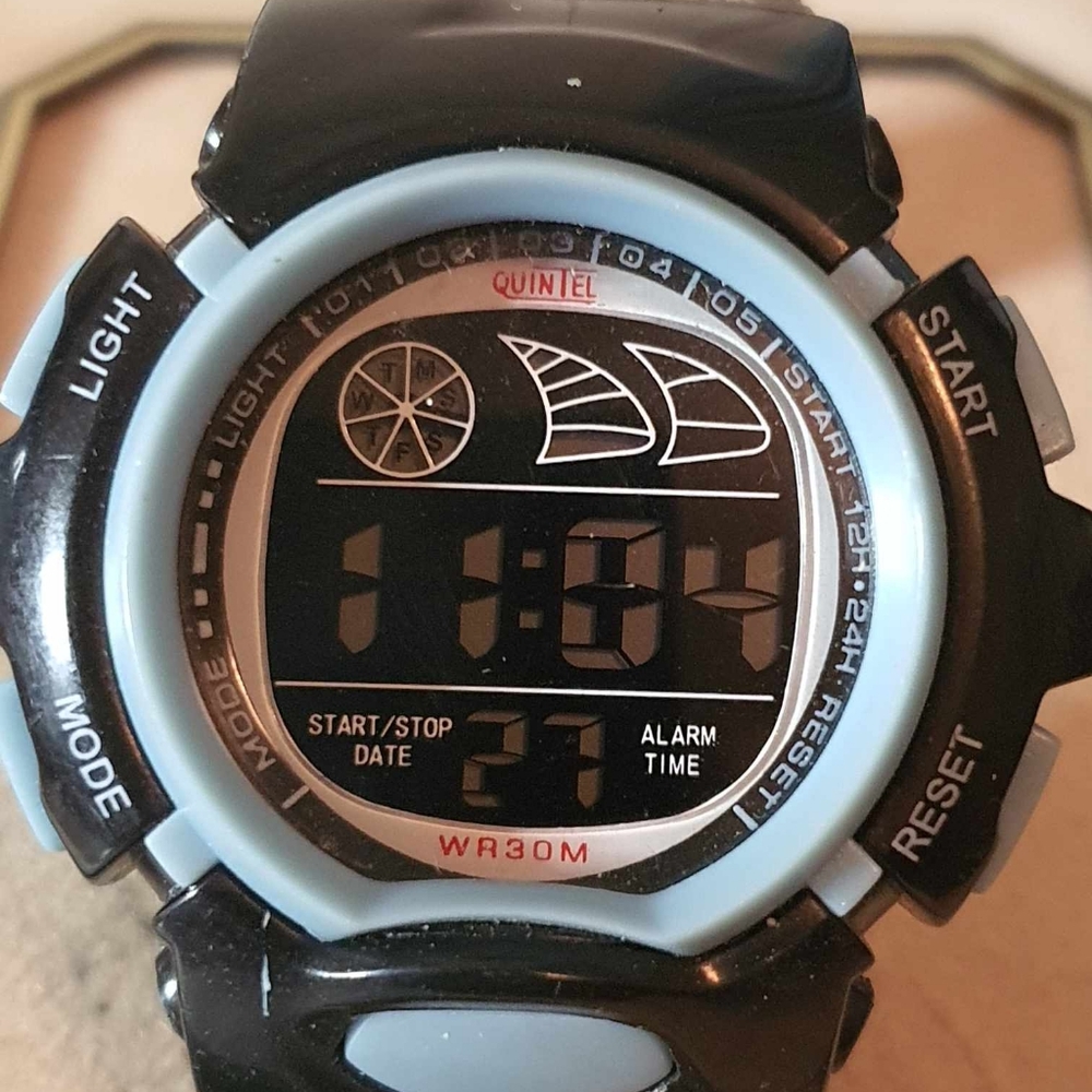 🦋10/$20🦋 Vintage Quintel QUIM5709 Black/Blue Digital Chronograph Women's Watch